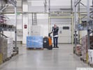 Elektrischer Niederhubwagen Niederhubwagen mit Plattform mieten (BJ: 2024)