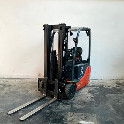 Elektrostapler Toyota 8FBEK16T (BJ: 2021)