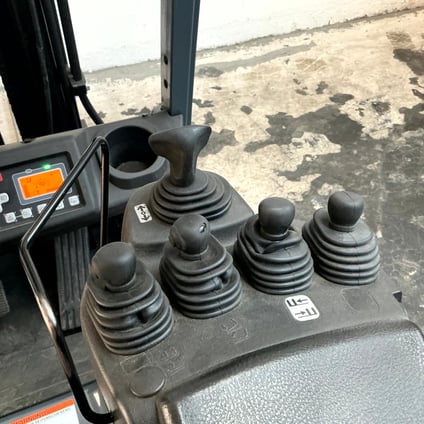 Elektrostapler Toyota 8FBEK16T (BJ: 2021)
