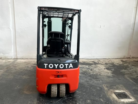 Elektrostapler Toyota 8FBE20T (BJ: 2019)
