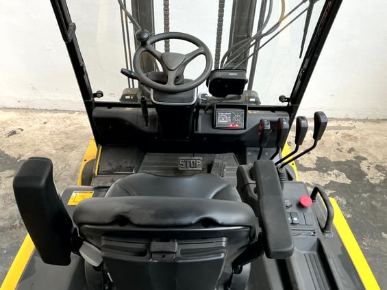 Elektrostapler Hyundai 40B-9 (BJ: 2015)