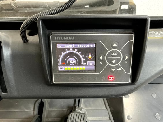 Elektrostapler Hyundai 40B-9 (BJ: 2015)