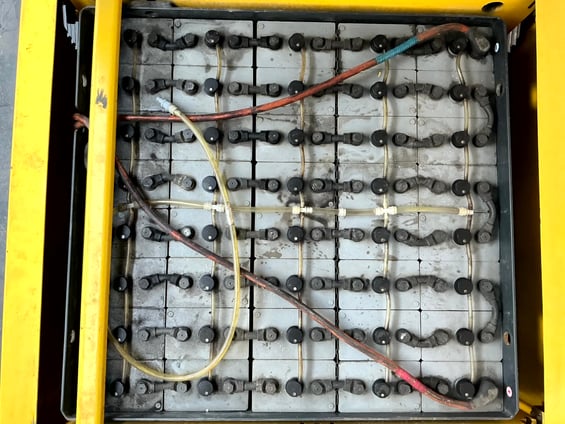Elektrostapler Hyundai 40B-9 (BJ: 2015)