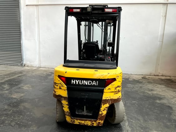 Elektrostapler Hyundai 50B-9 (BJ: 2015)