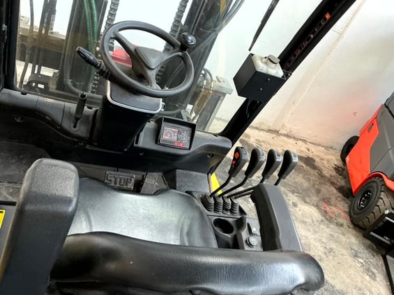 Elektrostapler Hyundai 50B-9 (BJ: 2015)