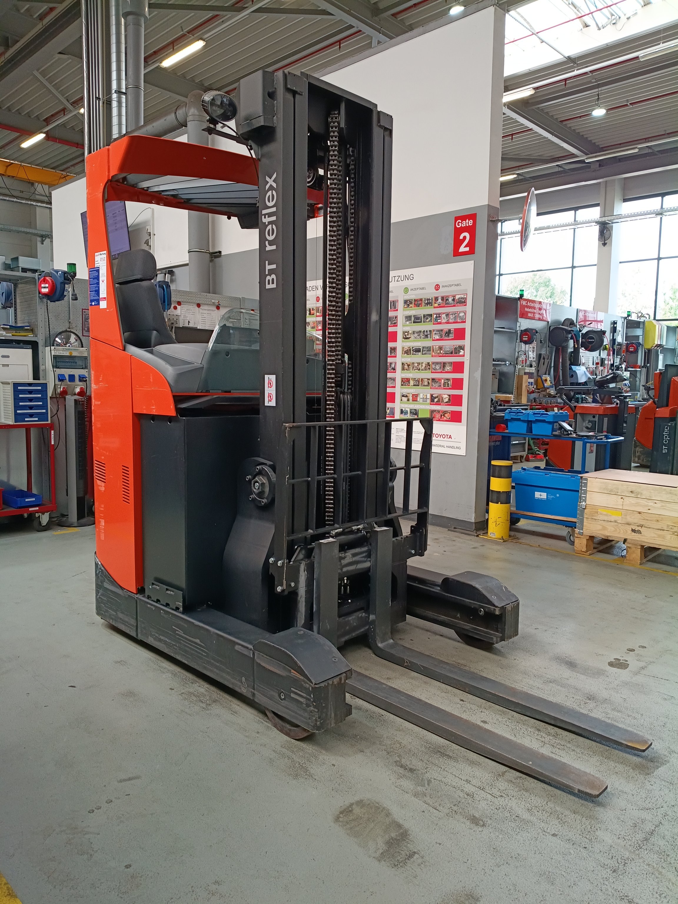 Schubmaststapler BT RRE140 (BJ: 2016)