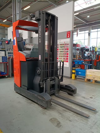 Schubmaststapler BT RRE140 (BJ: 2016)