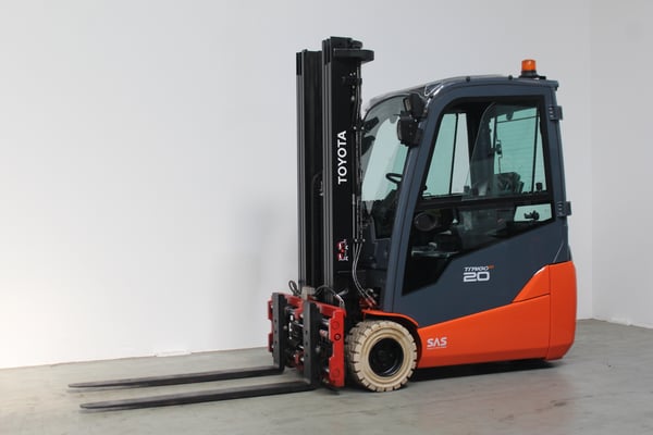 Elektro 3 Rad-Stapler Toyota 8FBE20T (BJ: 2017)