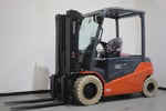 Elektro 4 Rad-Stapler Toyota 8FBMT40 (BJ: 2017)