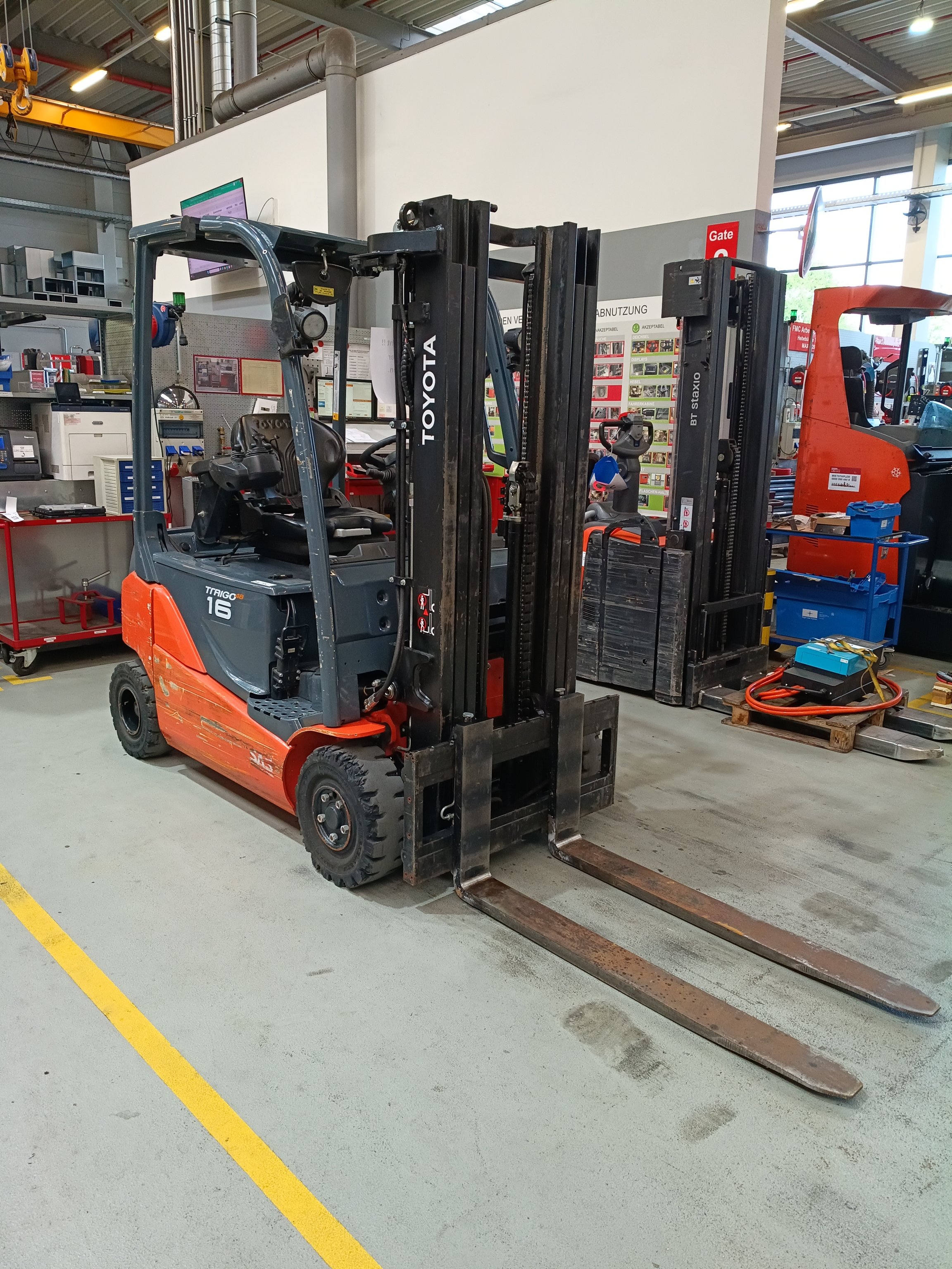 Elektro 4 Rad-Stapler Toyota 8FBMK16T (BJ: 2018)