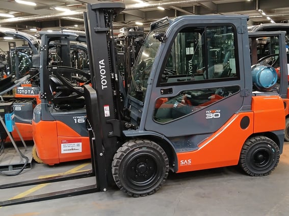 Treibgasstapler Toyota 02-8FGF30 (BJ: 2018)