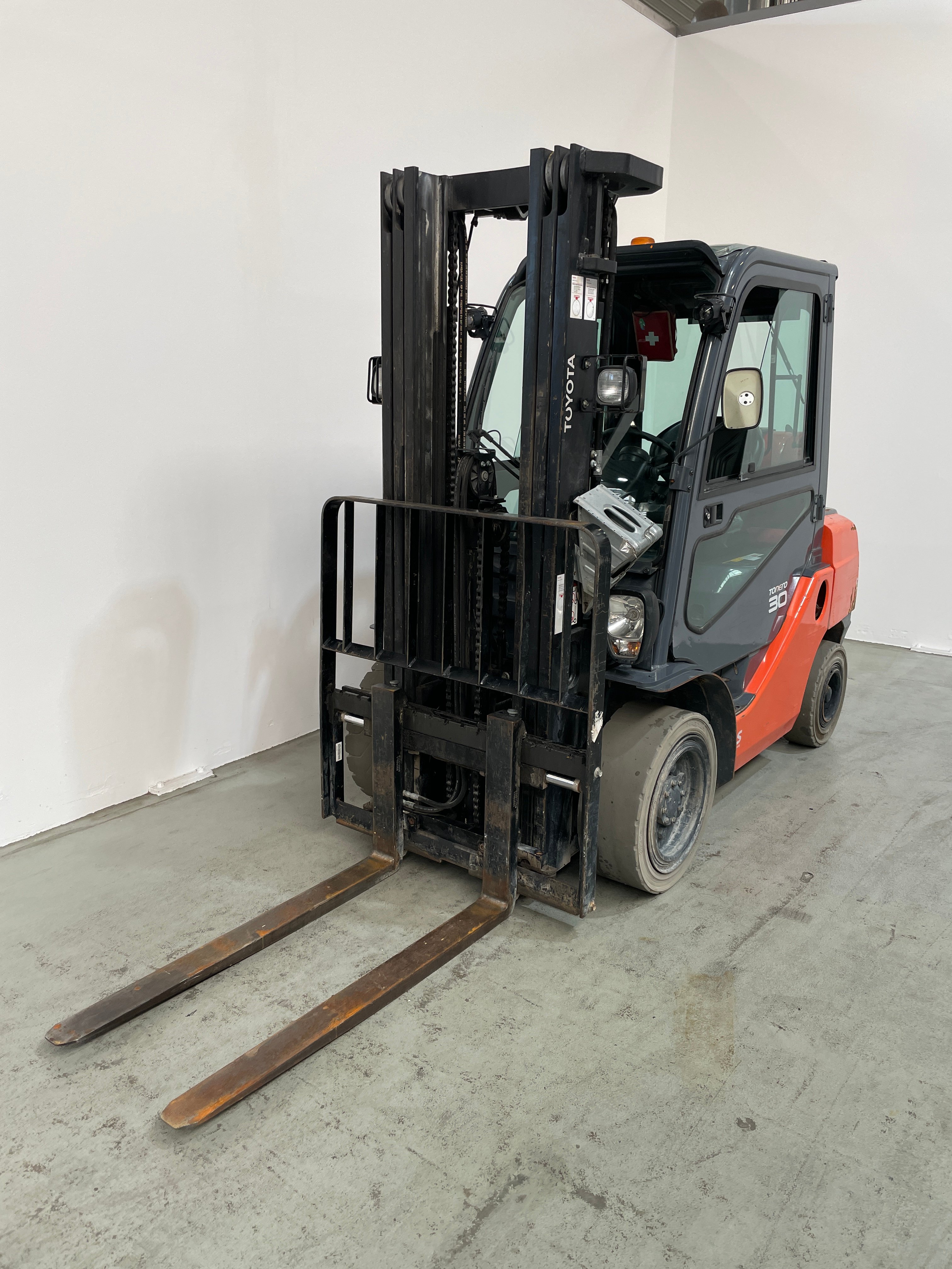 Treibgasstapler Toyota 02-8FGF30 (BJ: 2018)