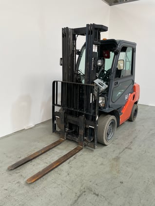 Treibgasstapler Toyota 02-8FGF30 (BJ: 2018)