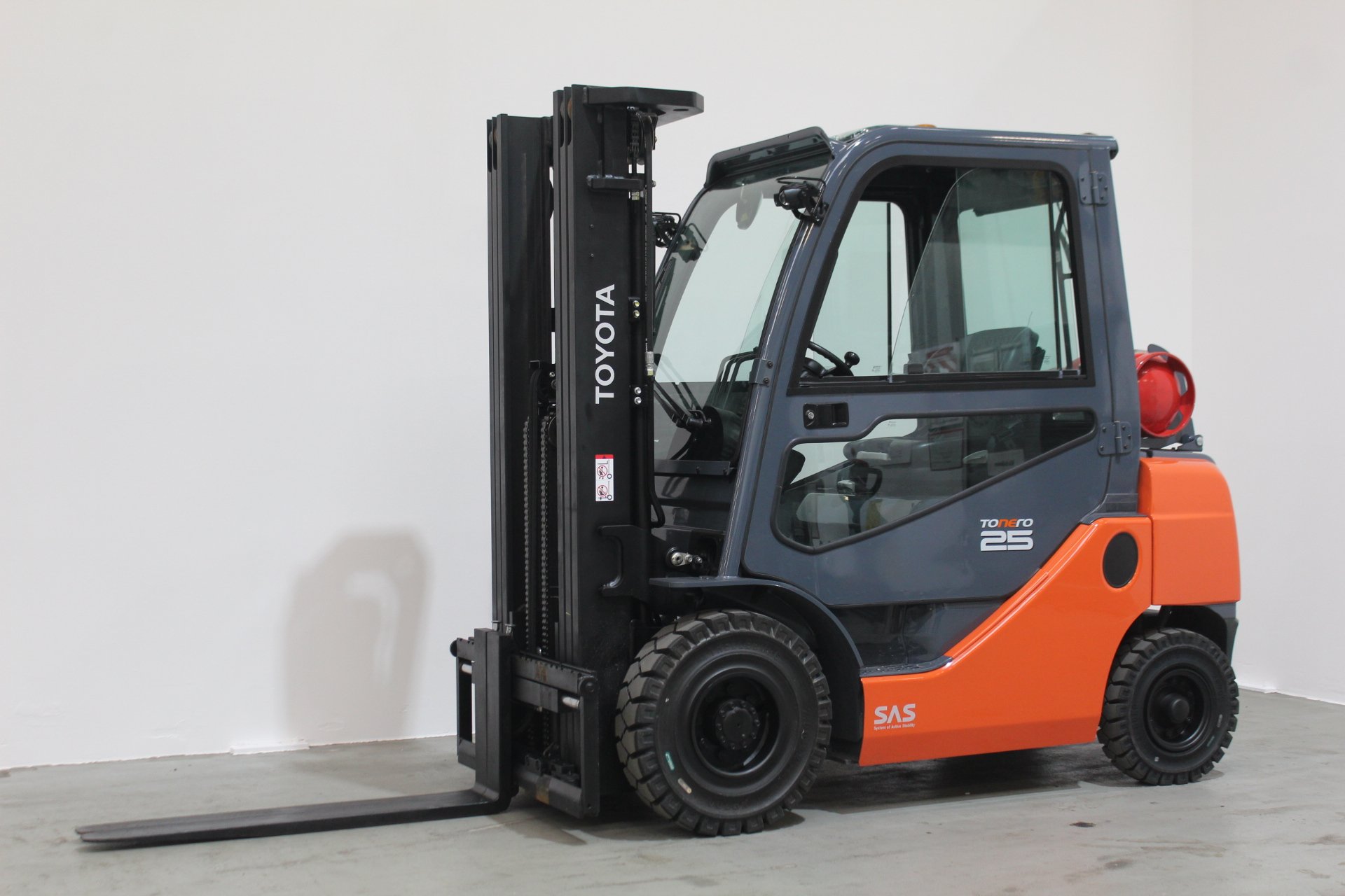 Treibgasstapler Toyota 02-8FGF25 (BJ: 2018)