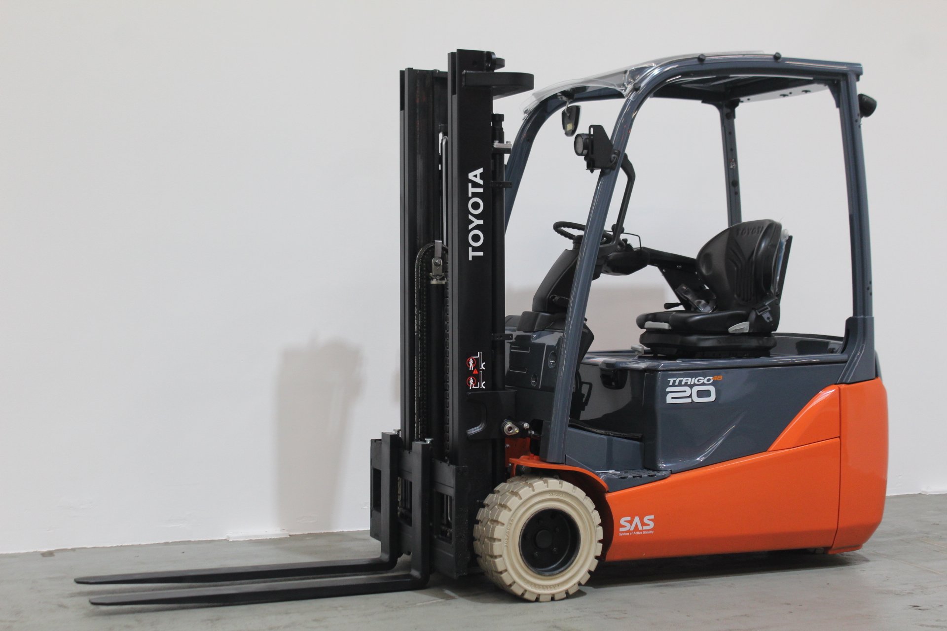 Elektro 3 Rad-Stapler Toyota 8FBE20T (BJ: 2018)