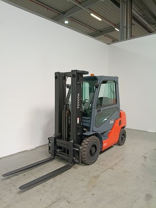 Treibgasstapler Toyota 02-8FGF25 (BJ: 2018)