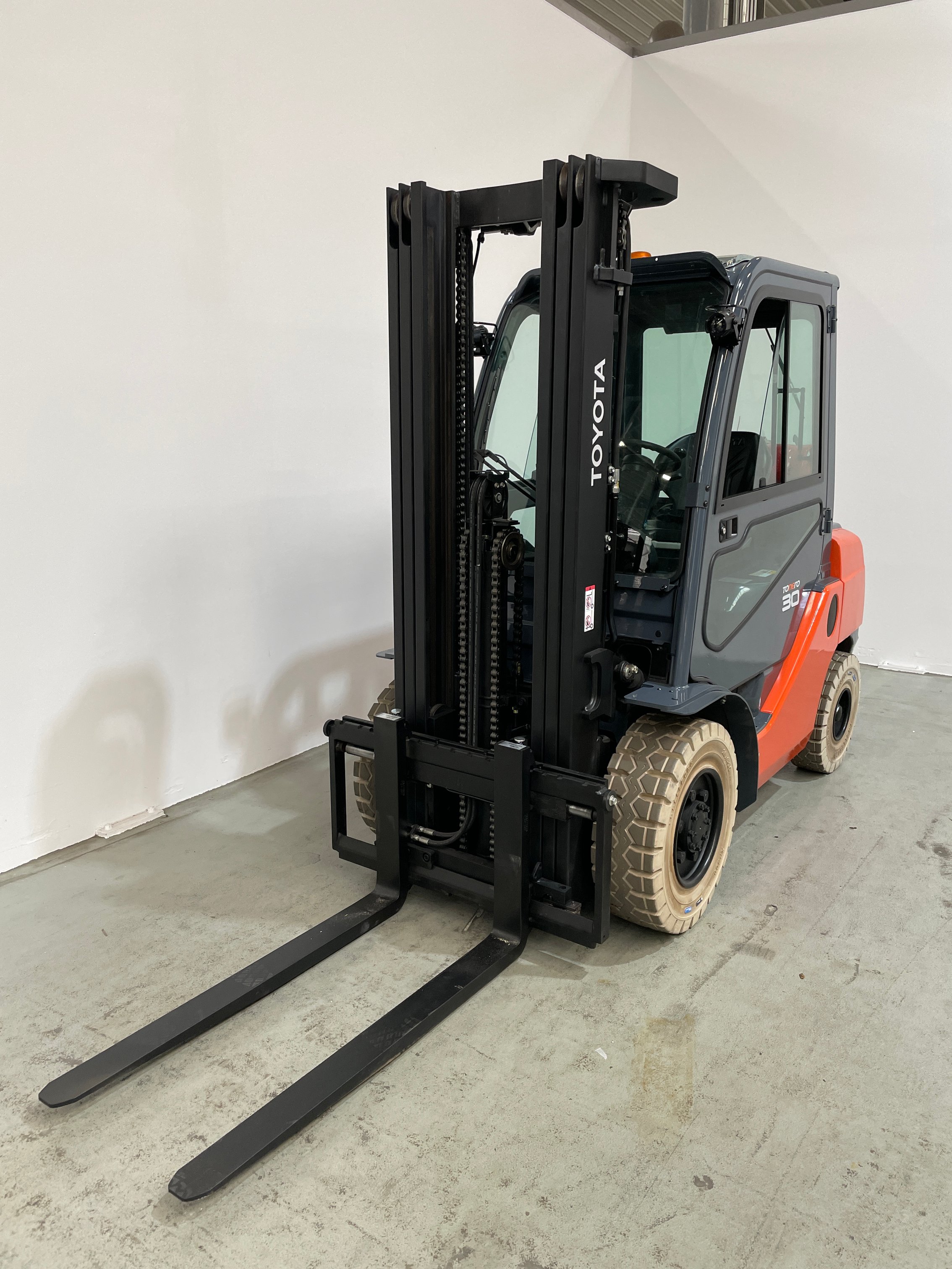 Treibgasstapler Toyota 02-8FGF30 (BJ: 2018)
