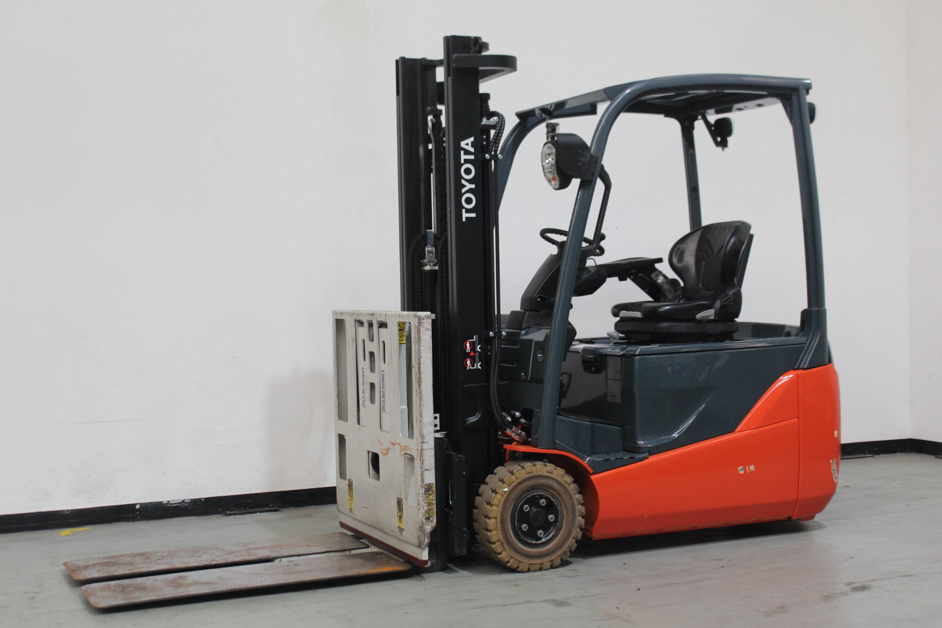 Elektro 3 Rad-Stapler Toyota 8FBE16T (BJ: 2019)