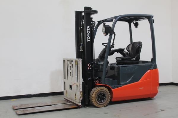 Elektro 3 Rad-Stapler Toyota 8FBE16T (BJ: 2019)