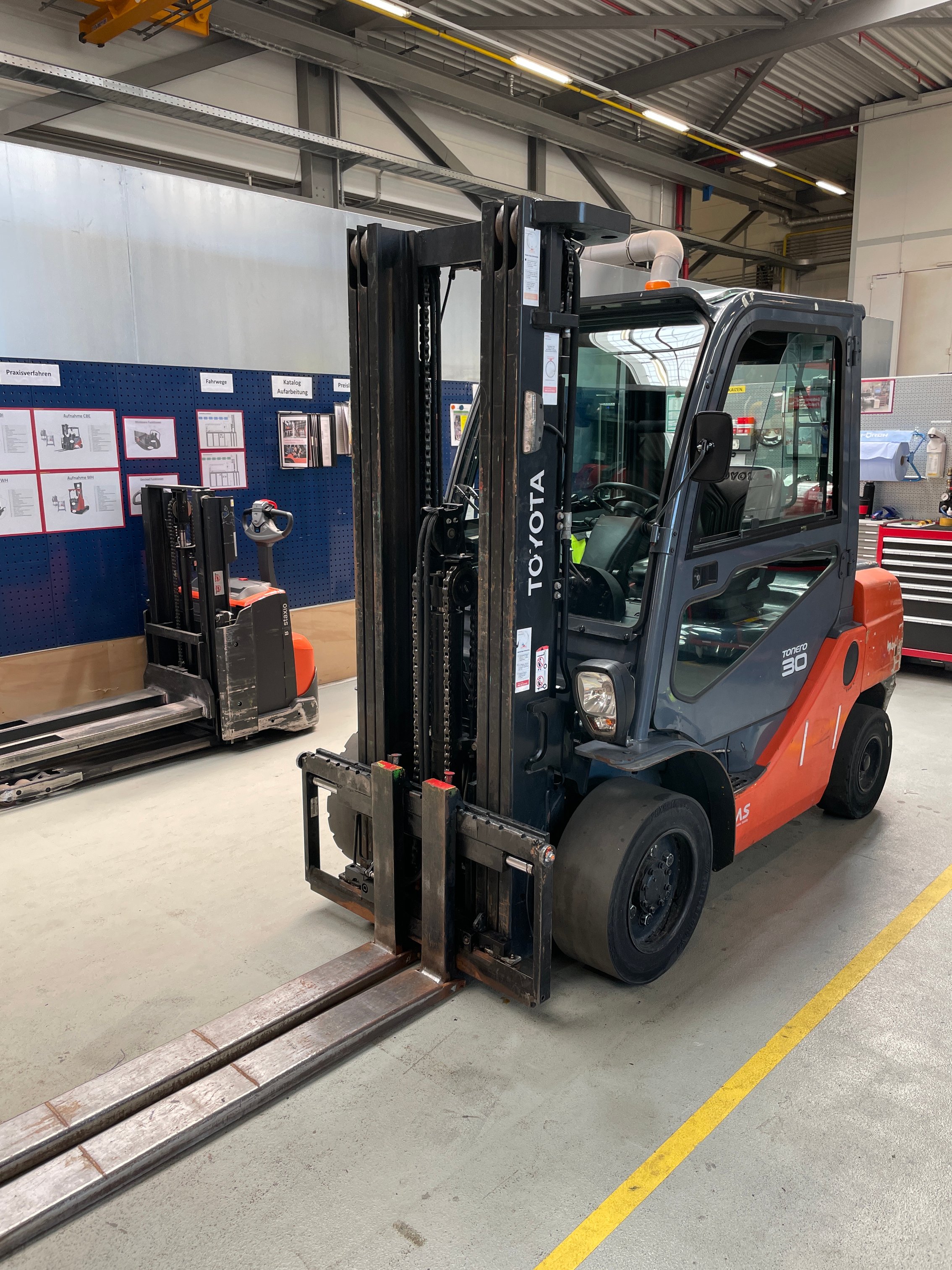 Treibgasstapler Toyota 02-8FGF30 (BJ: 2019)