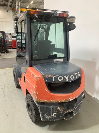 Dieselstapler Toyota 06-8FD30F (BJ: 2019)