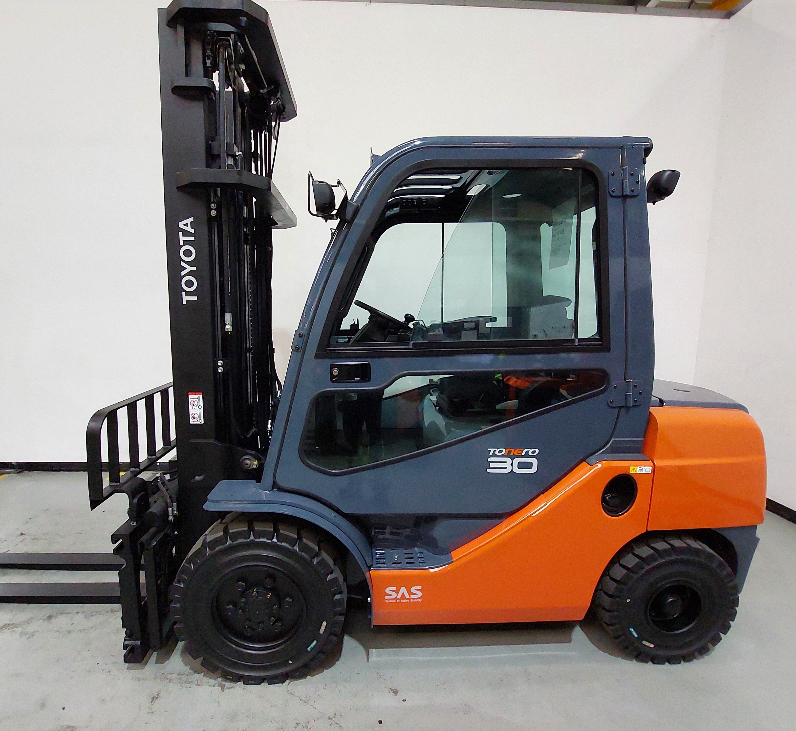 Dieselstapler Toyota 02-8FDF30 (BJ: 2019)