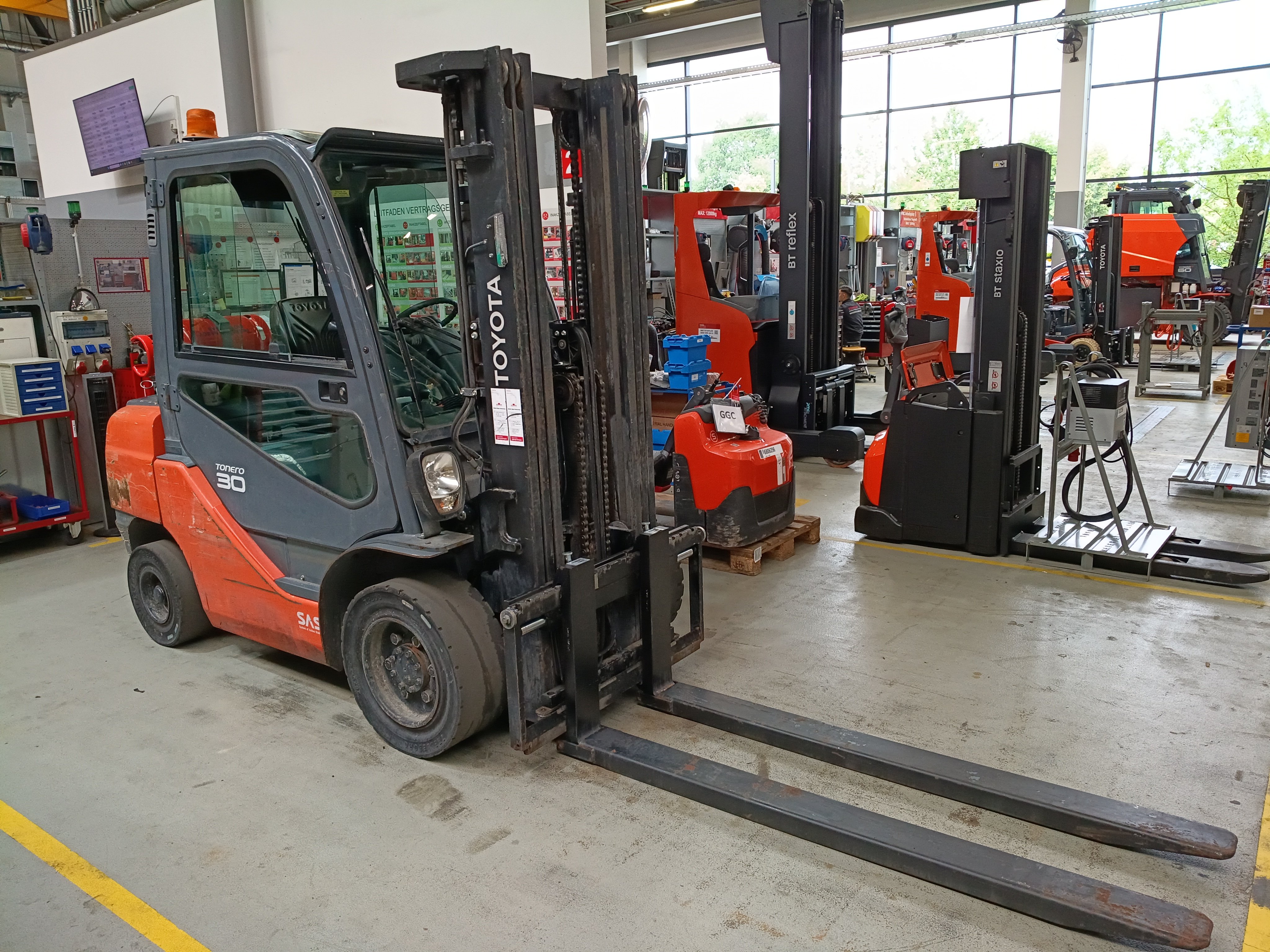 Treibgasstapler Toyota 02-8FGF30 (BJ: 2019)