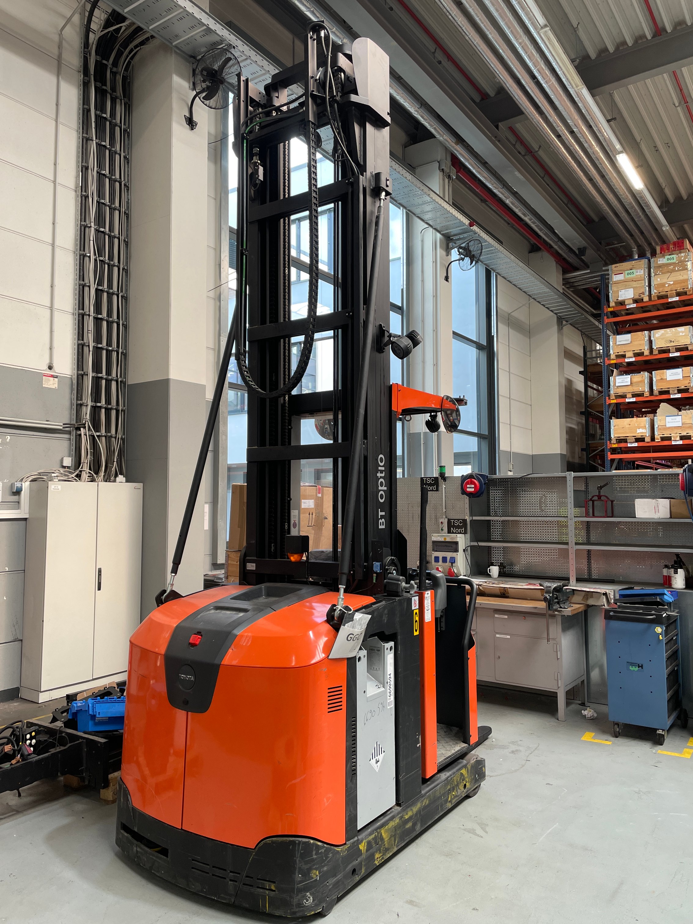 Mittelhubkommissionierer Toyota OME100H (BJ: 2019)