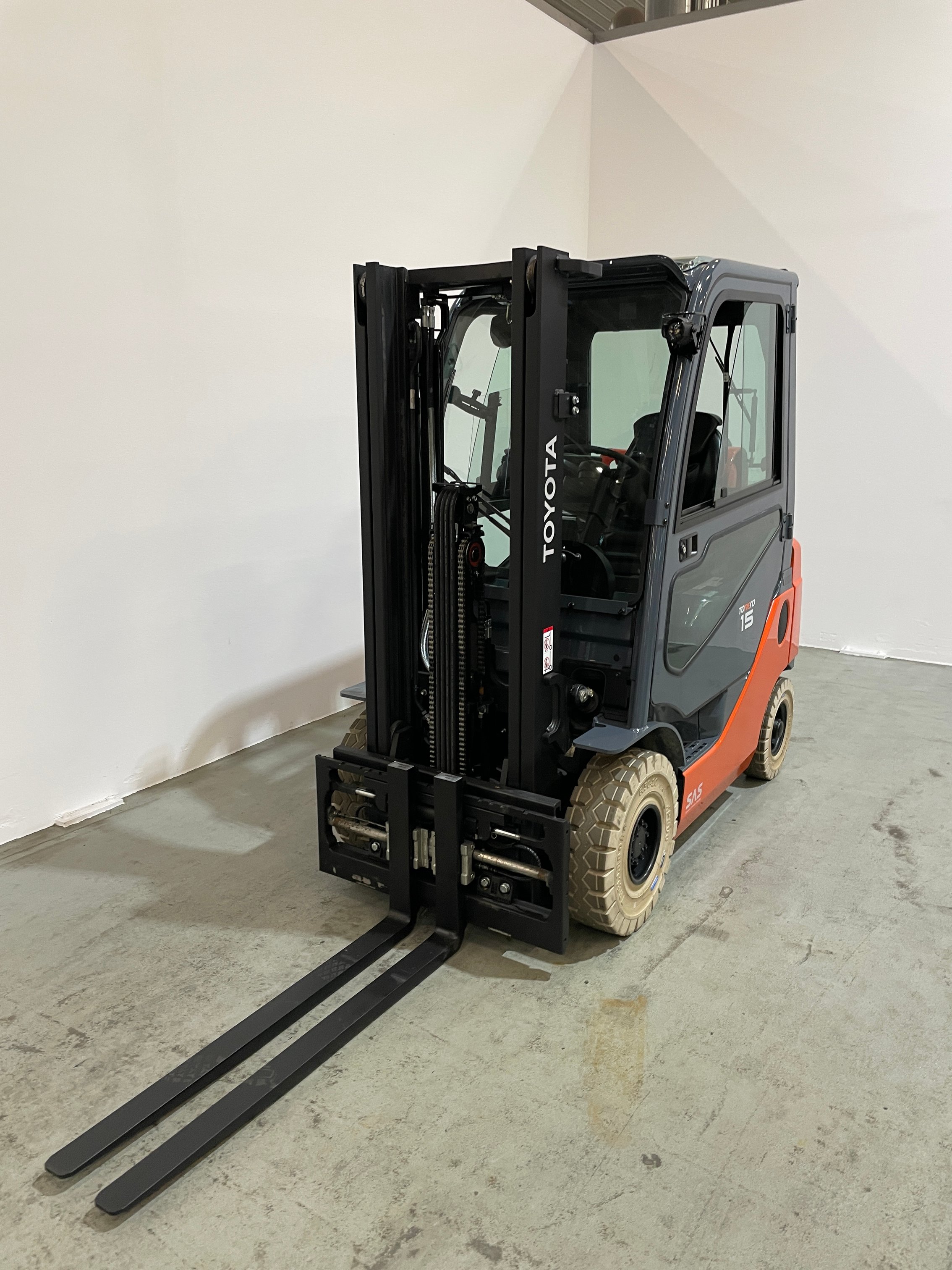Treibgasstapler Toyota 02-8FGF15 (BJ: 2019)