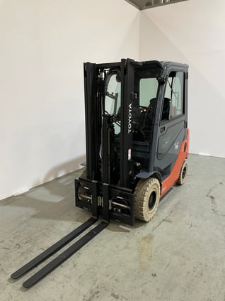 Treibgasstapler Toyota 02-8FGF15 (BJ: 2019)