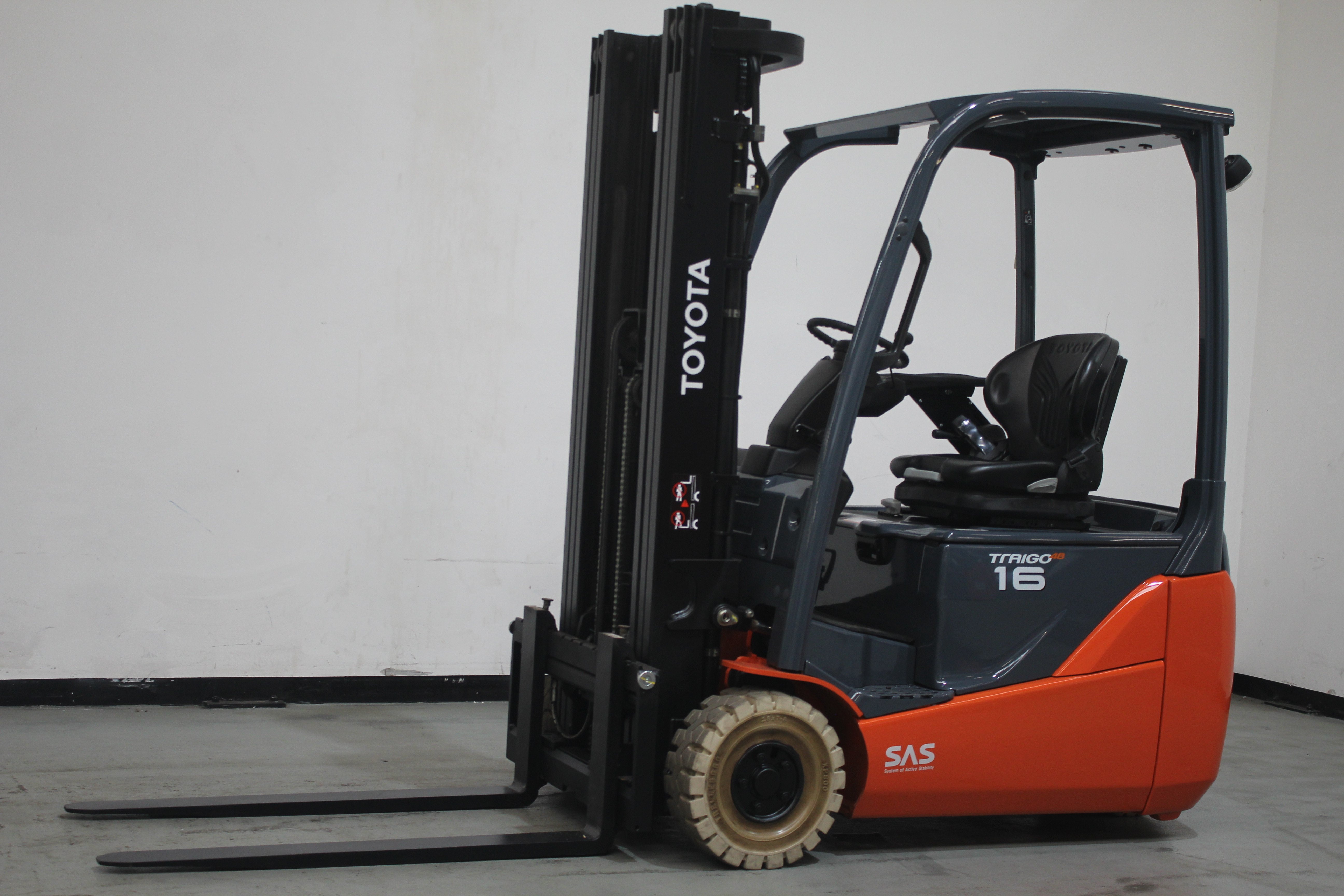 Elektro 3 Rad-Stapler Toyota 8FBEK16T (BJ: 2019)