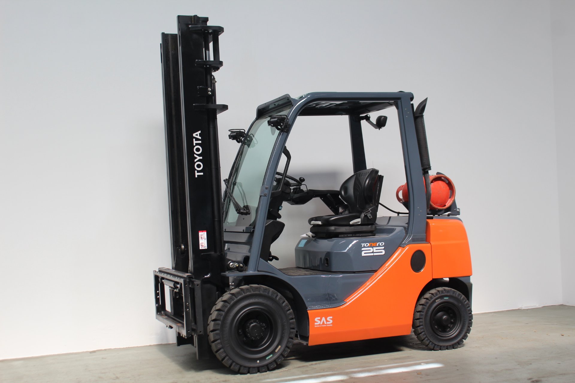 Treibgasstapler Toyota 02-8FGF25 (BJ: 2019)
