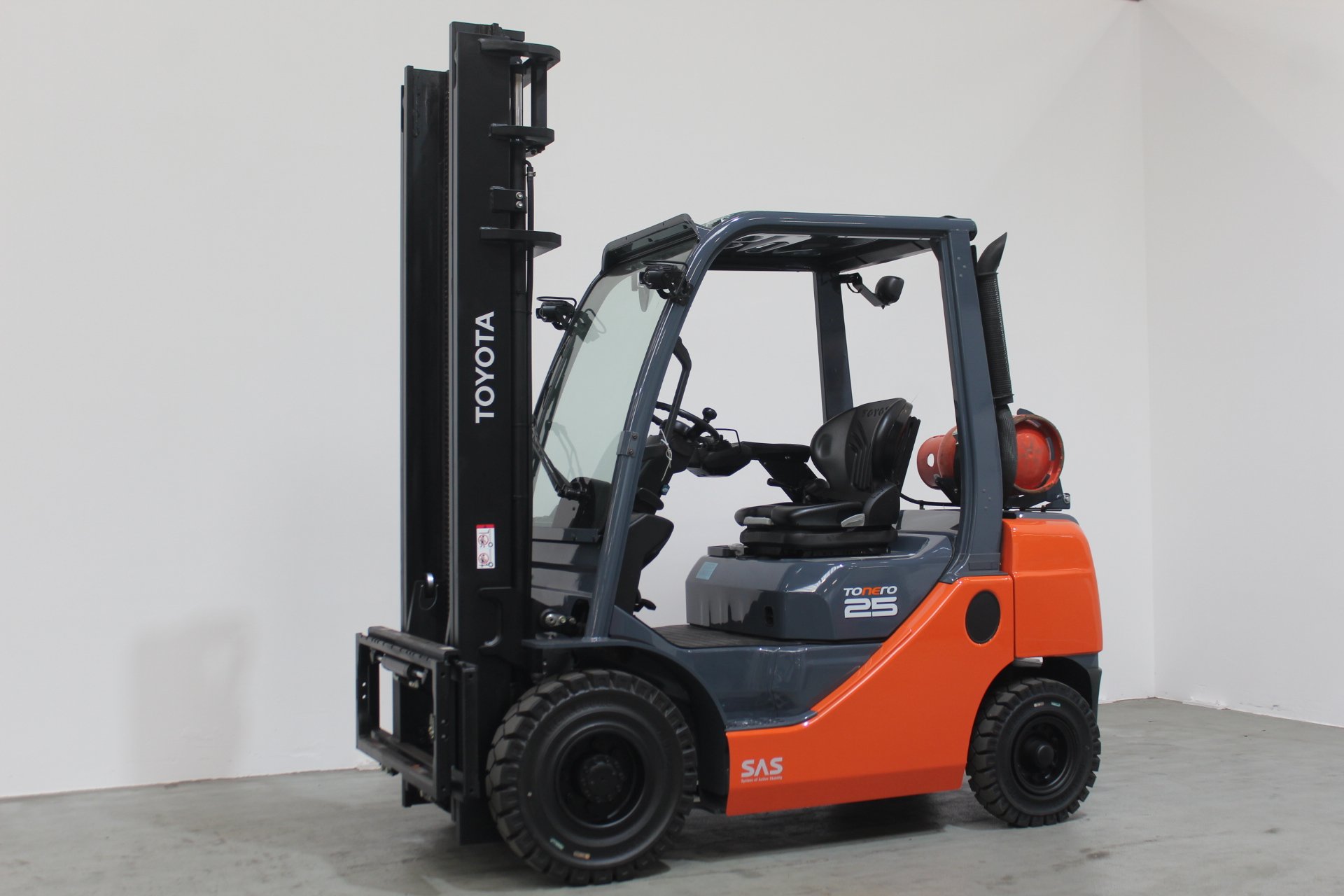 Treibgasstapler Toyota 02-8FGF25 (BJ: 2019)
