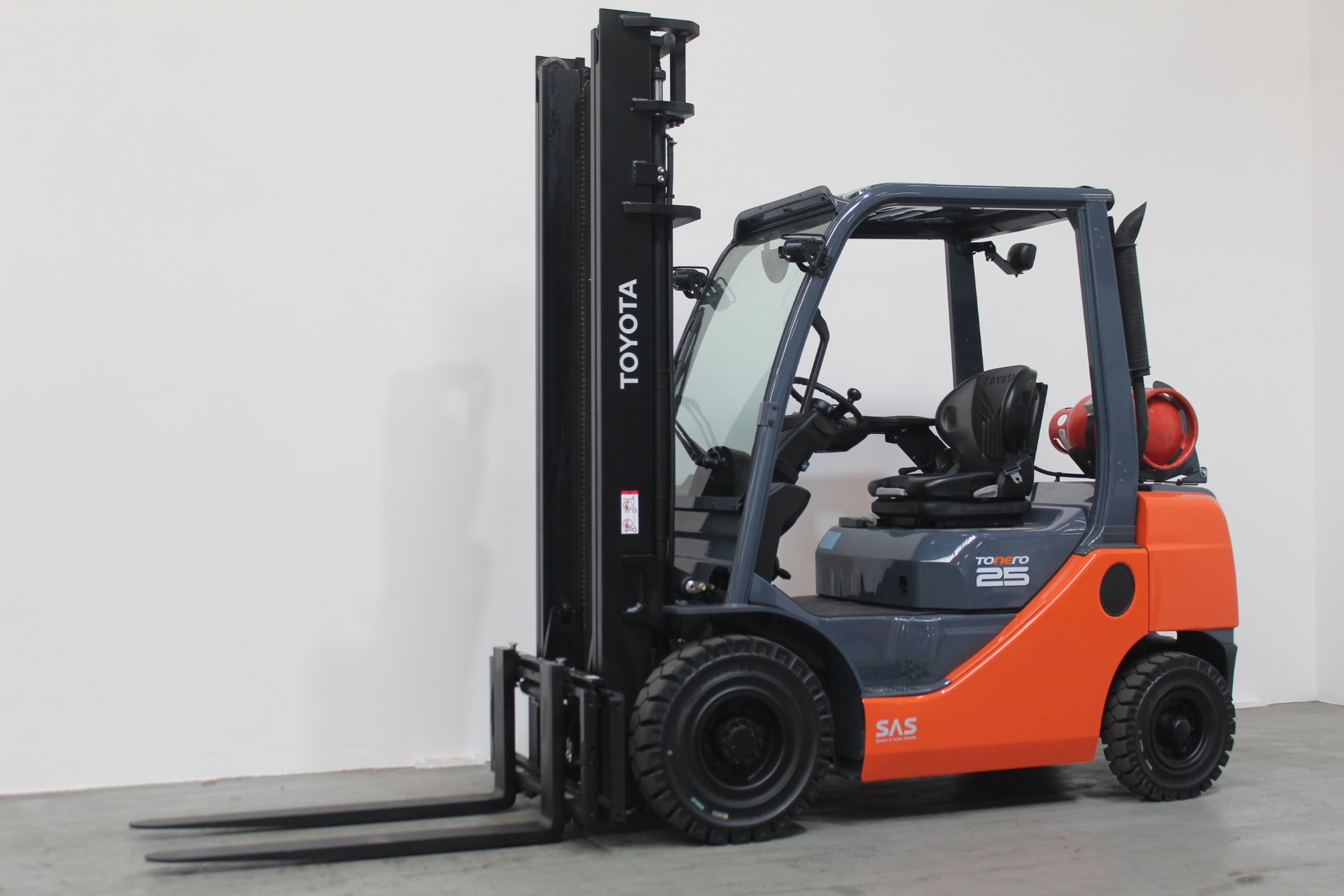 Treibgasstapler Toyota 02-8FGF25 (BJ: 2019)