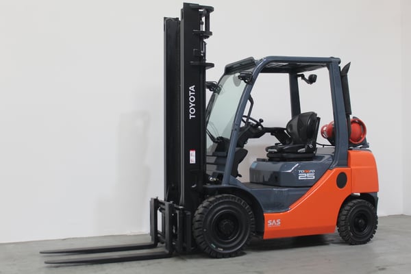 Treibgasstapler Toyota 02-8FGF25 (BJ: 2019)