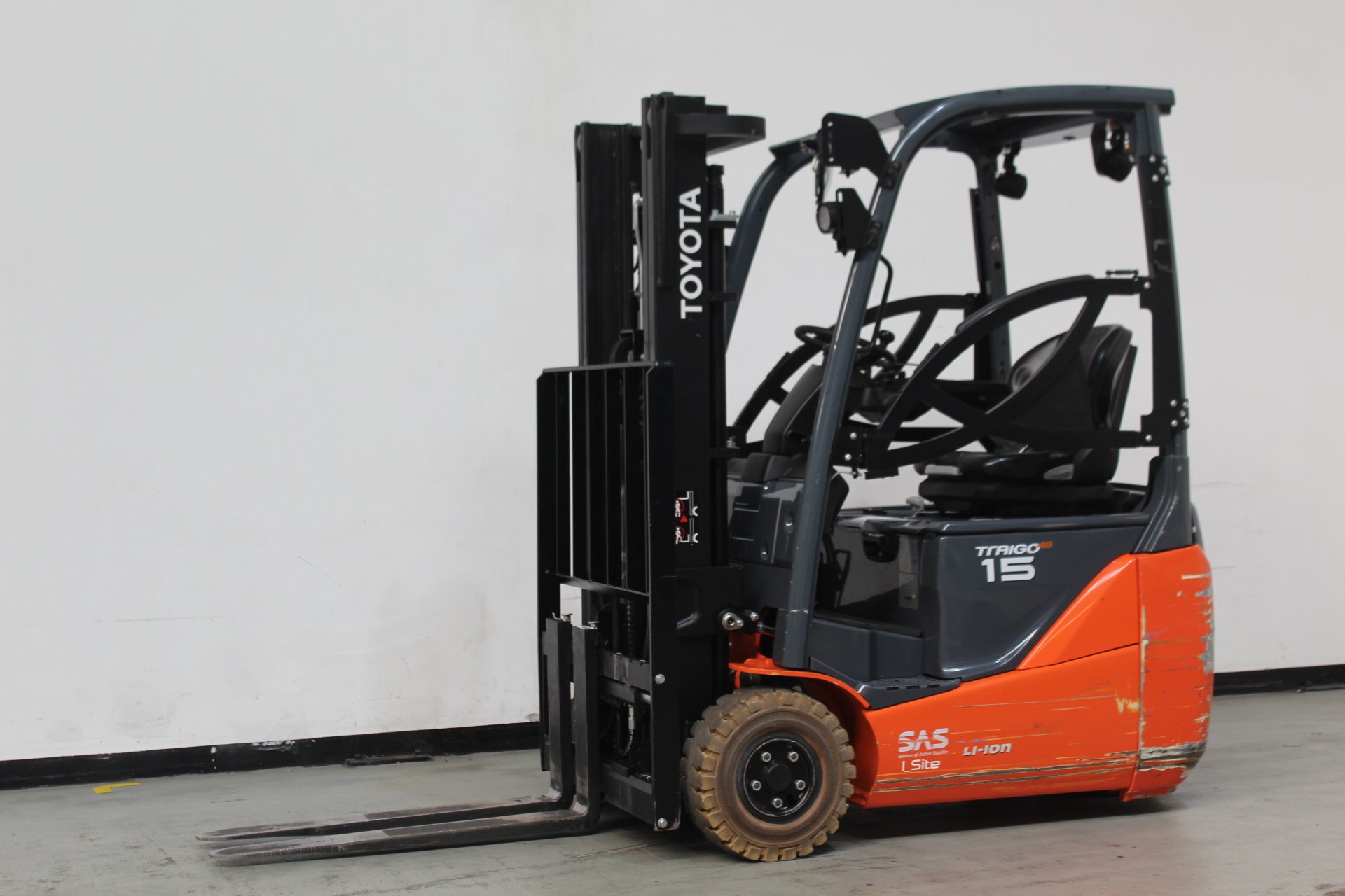 Elektro 3 Rad-Stapler Toyota 8FBE15T (BJ: 2019)