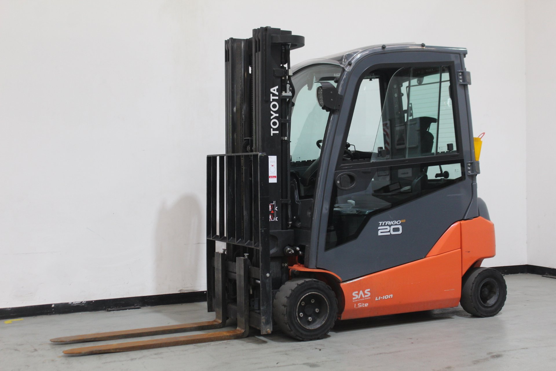 Elektro 4 Rad-Stapler Toyota 8FBM20T (BJ: 2019)