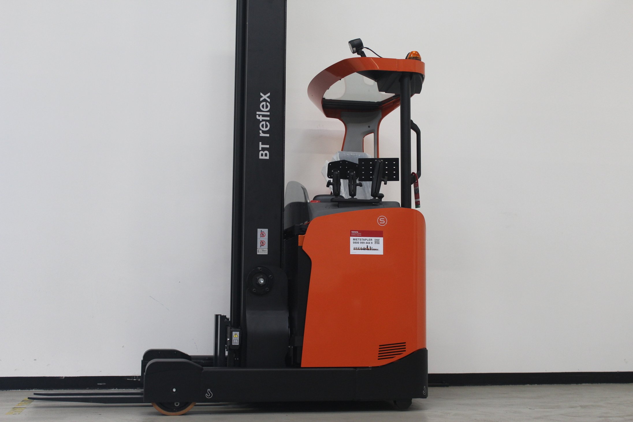 Schubmaststapler Toyota RRE160H (BJ: 2019)
