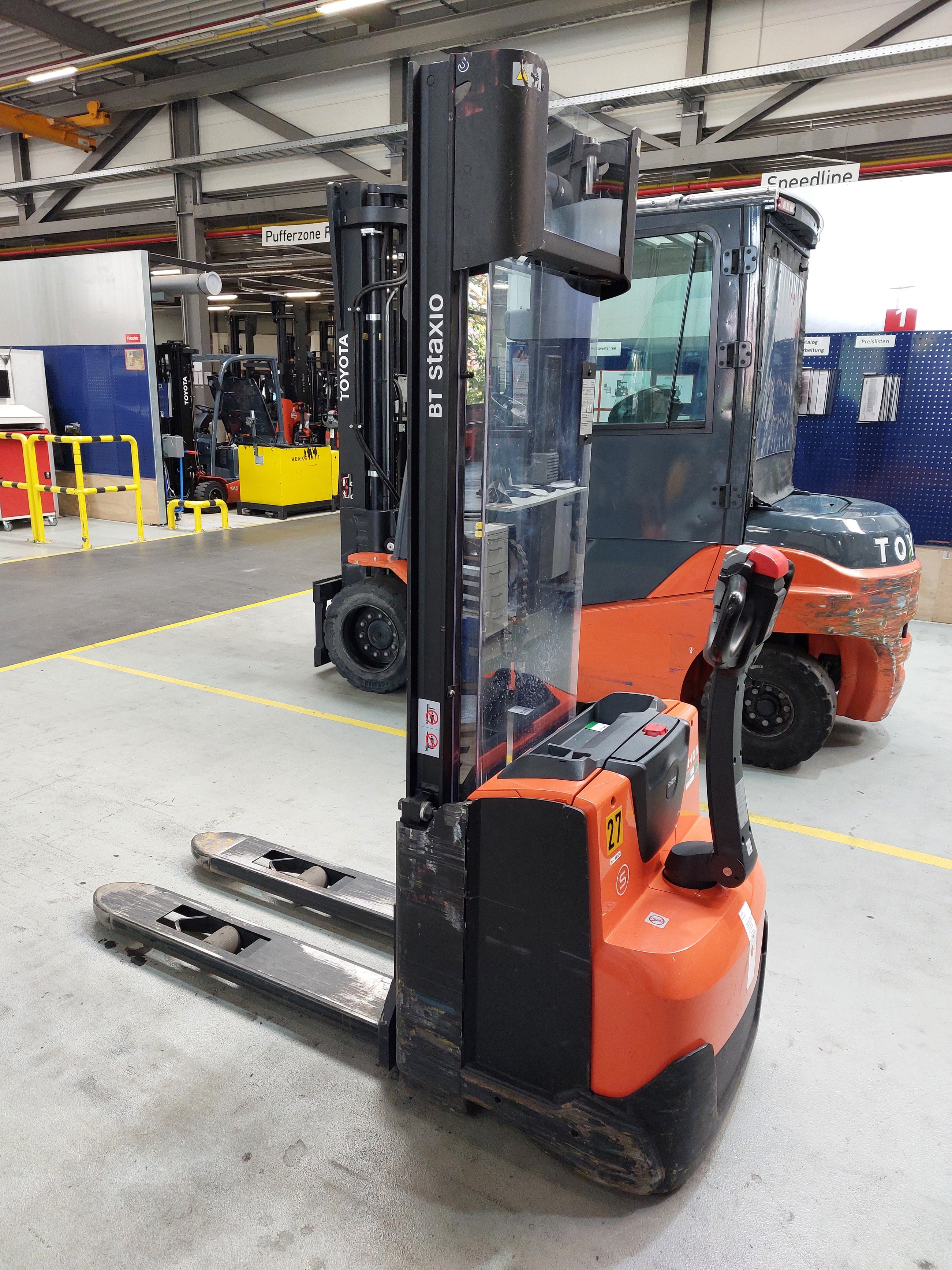 Elektrischer Hochhubwagen Toyota SWE120 (BJ: 2019)