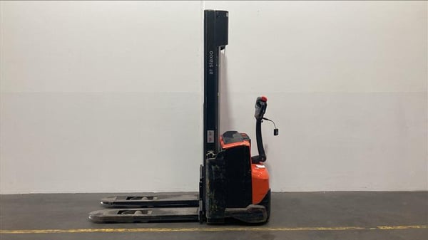 Elektrischer Hochhubwagen Toyota SWE120 (BJ: 2019)