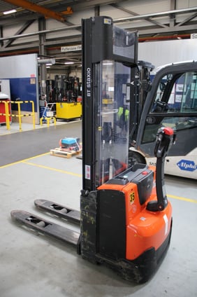 Elektrischer Hochhubwagen Toyota SWE120 (BJ: 2019)