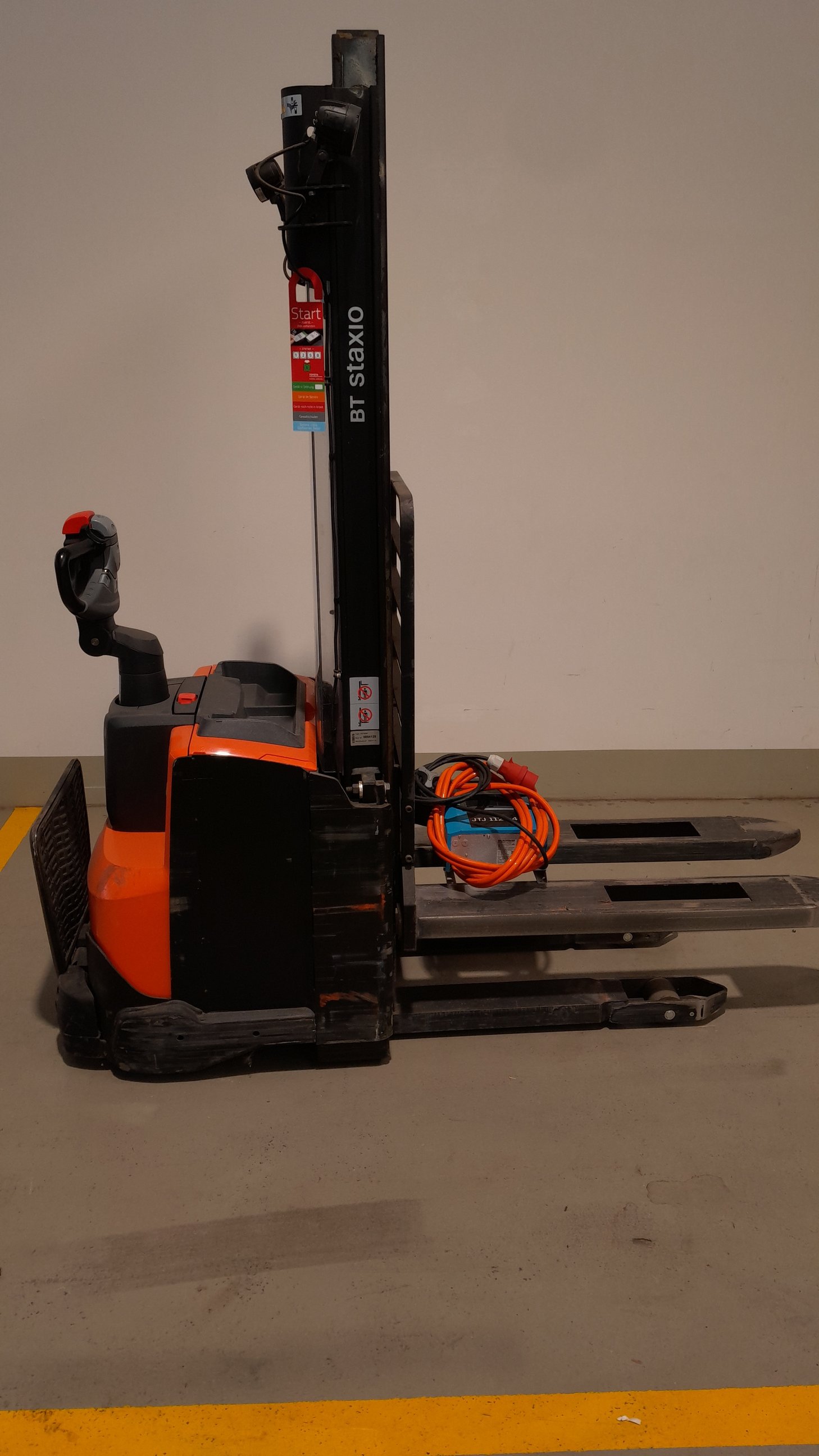 Elektrischer Hochhubwagen Toyota SWE120 (BJ: 2020)