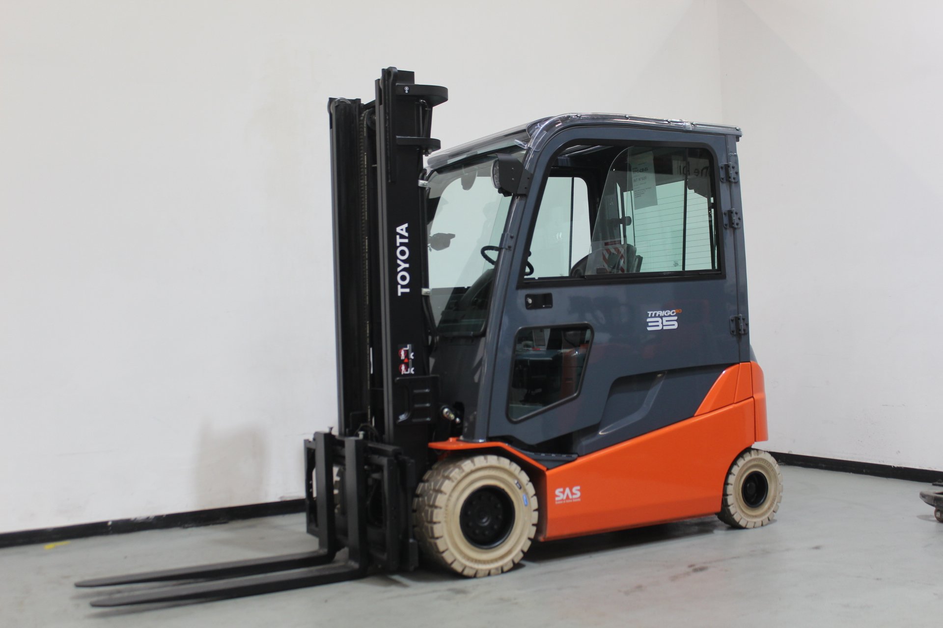 Elektro 4 Rad-Stapler Toyota 8FBMT35 (BJ: 2019)