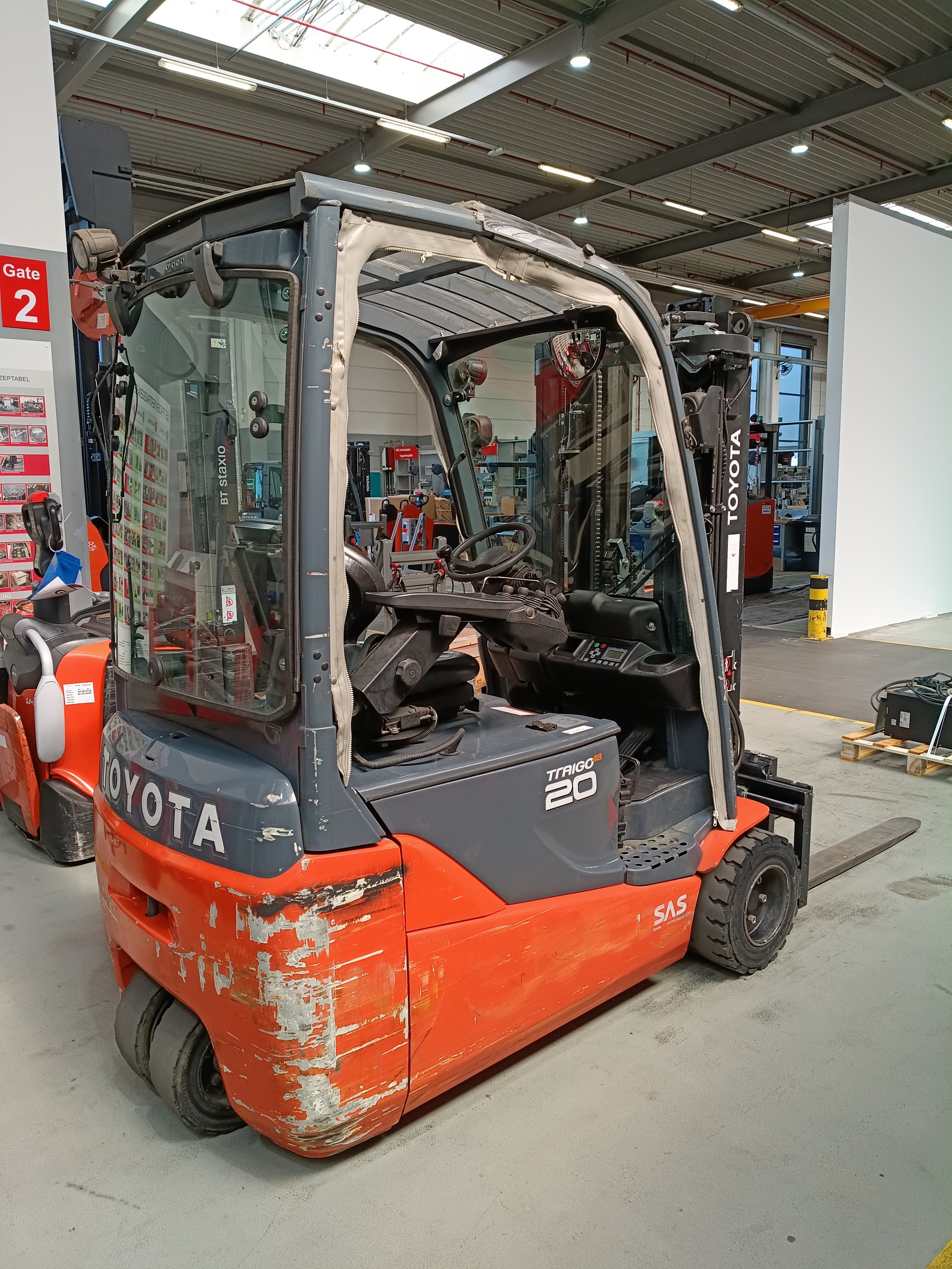 Elektro 3 Rad-Stapler Toyota 8FBE20T (BJ: 2020)