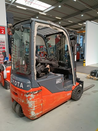 Elektro 3 Rad-Stapler Toyota 8FBE20T (BJ: 2020)
