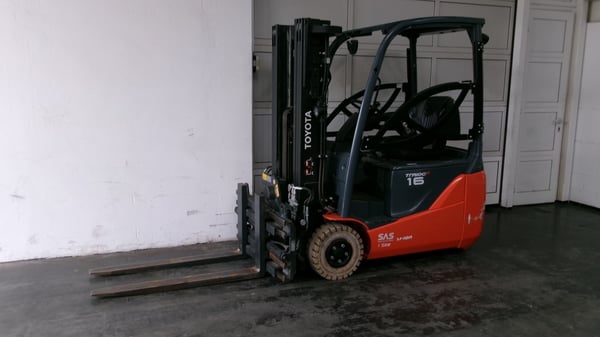 Elektro 3 Rad-Stapler Toyota 8FBEK16T (BJ: 2020)