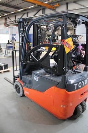 Elektro 3 Rad-Stapler Toyota 8FBE16T (BJ: 2020)