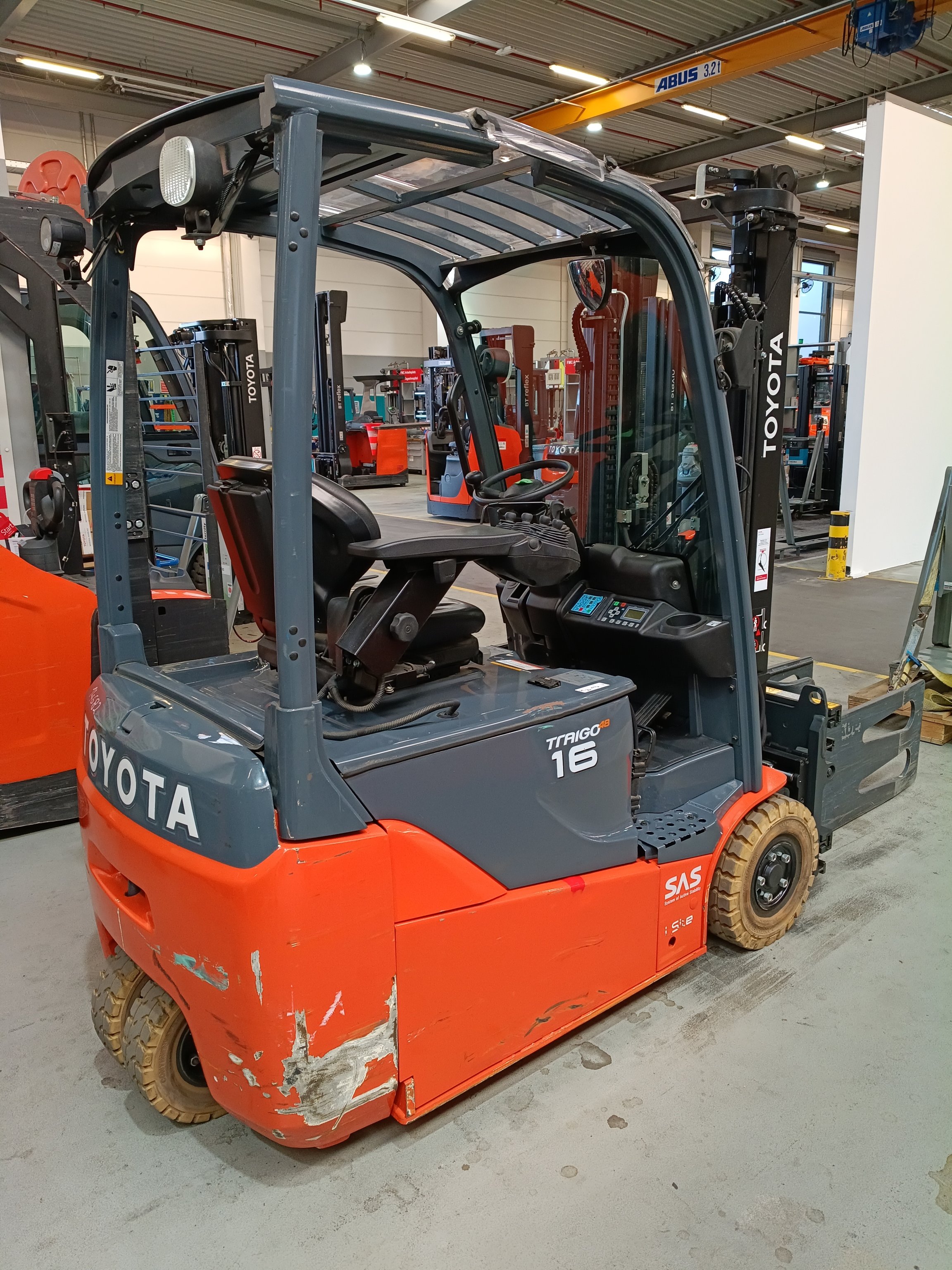 Elektro 3 Rad-Stapler Toyota 8FBE16T (BJ: 2020)