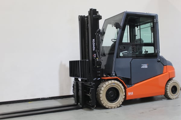 Elektro 4 Rad-Stapler Toyota 8FBMT45 (BJ: 2020)