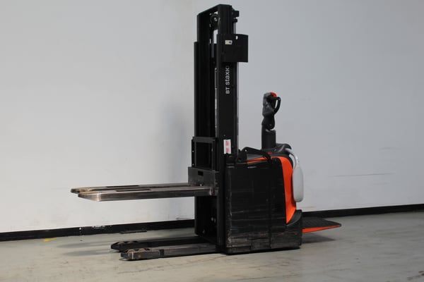 Elektrischer Hochhubwagen Toyota SPE160 (BJ: 2020)